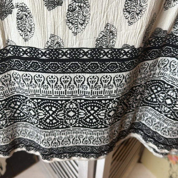 Charming Charlie Black and White Dress - Picture 4 of 7